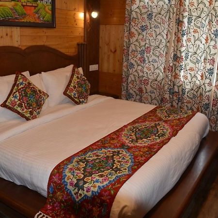 Hotel Royale Comfort Pahalgām Buitenkant foto