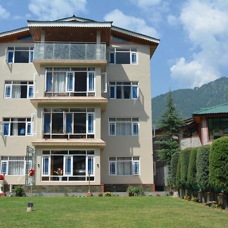 Hotel Royale Comfort Pahalgām Buitenkant foto