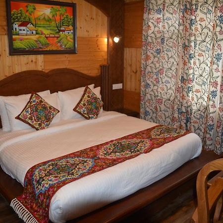 Hotel Royale Comfort Pahalgām Buitenkant foto